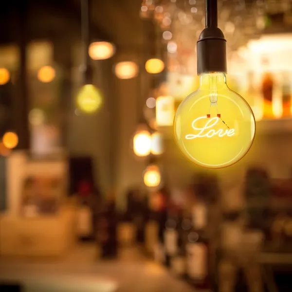 LAMPADINA A FILAMENTO LED (LOVE) E27 4W