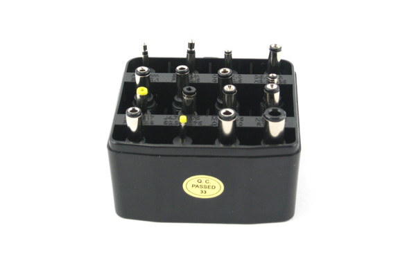 KIT 16 SPINOTTI VARI CON COFANETTO DI PLASTICA EXITV