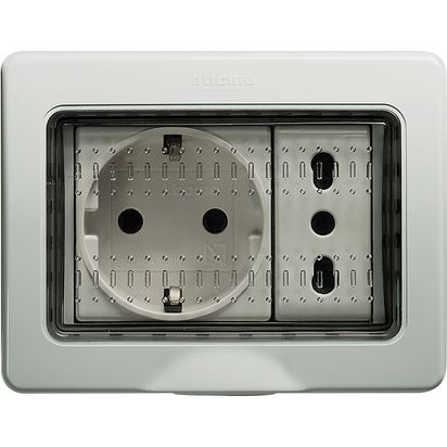 [BTITC25503] PLACCA BTICINO  STAGNA  3 MODULI SERIE BTICINO MATIX IP55