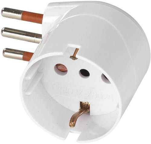 [RS78027] ADATTATORE SCHUKO 90° SALVASPAZIO 10A 2P+T BIANCO