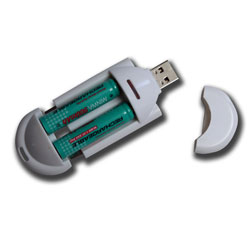 [HB113] CARICABATTERIE MATSUYAMA USB STILO AA E MINISTILO AAA HB113
